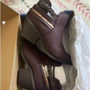 Jellypop Maroon Braided Booties